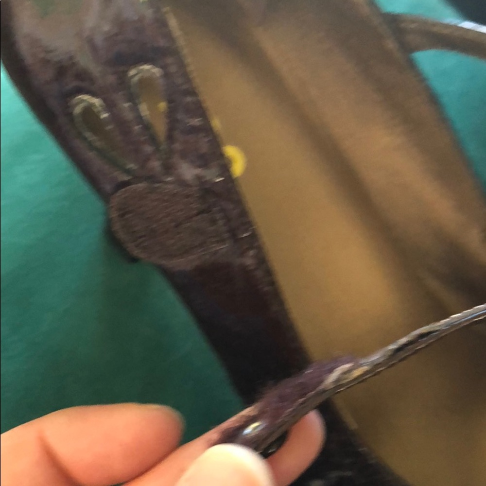 Shoes - Picture 4 of 5